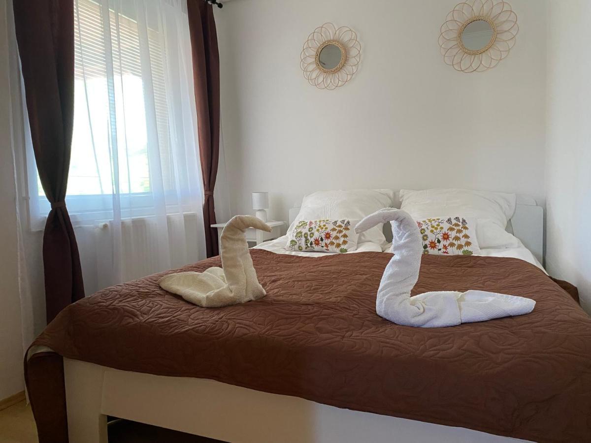 Kincso Vendeghaz Apartment Sarospatak Bagian luar foto