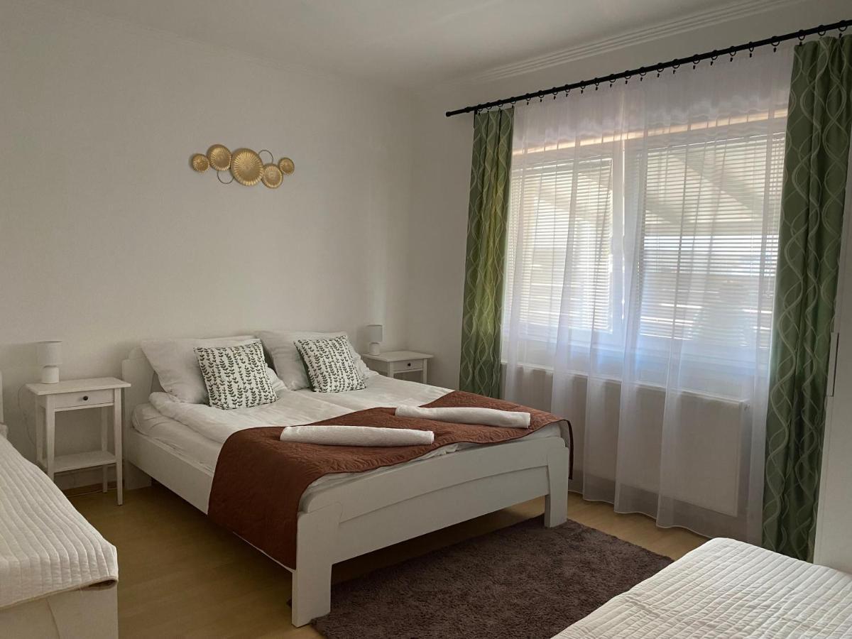 Kincso Vendeghaz Apartment Sarospatak Bagian luar foto
