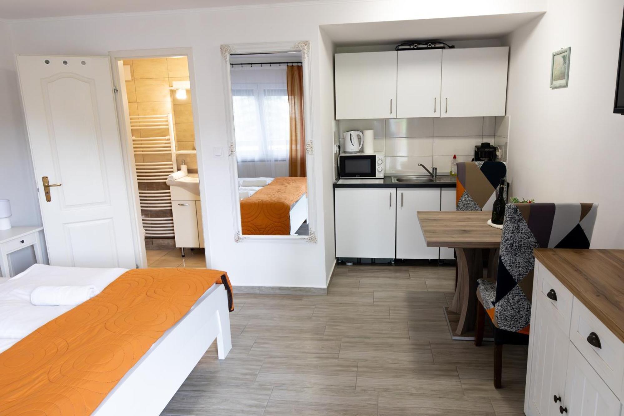 Kincso Vendeghaz Apartment Sarospatak Bagian luar foto