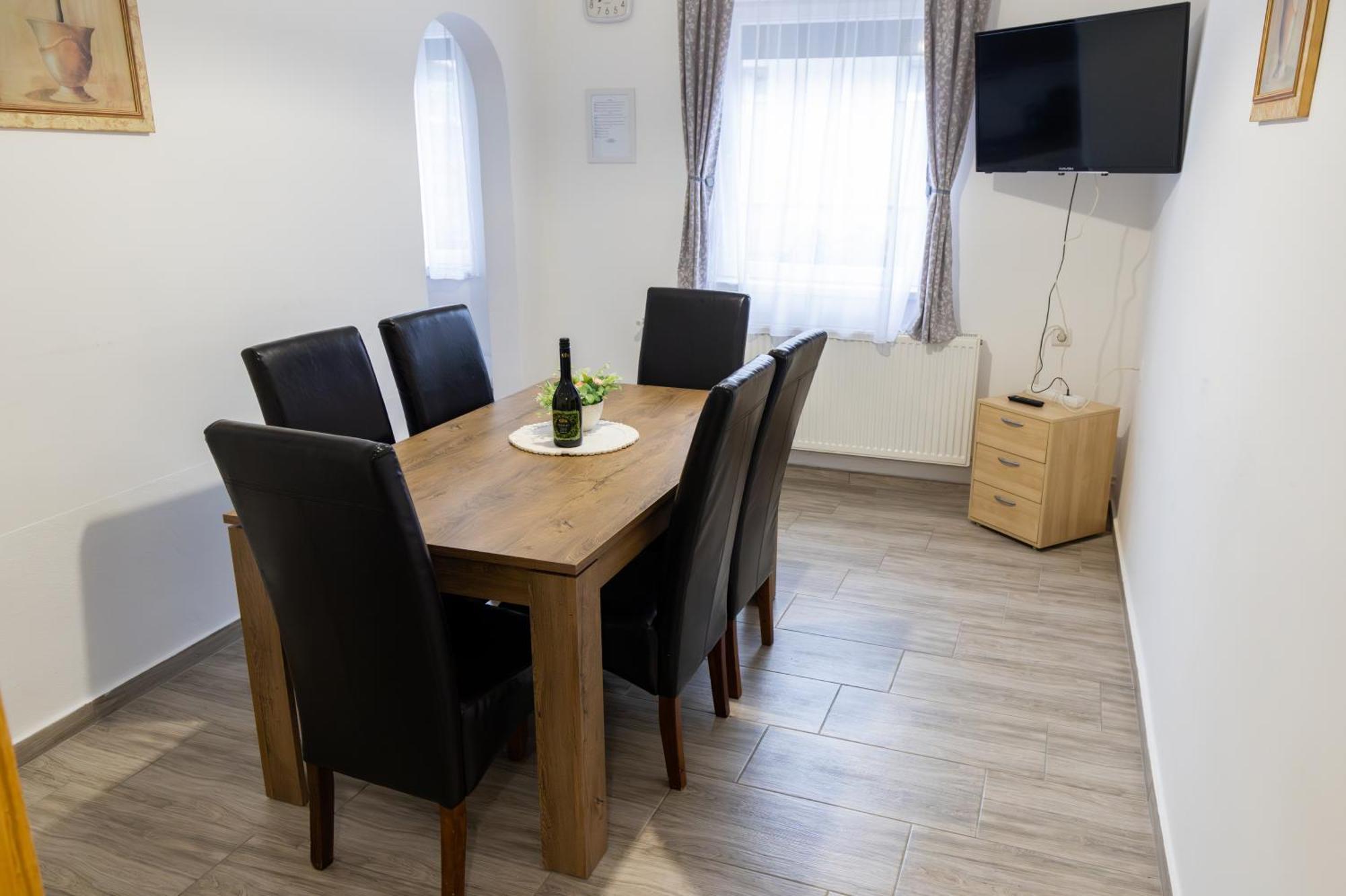 Kincso Vendeghaz Apartment Sarospatak Bagian luar foto