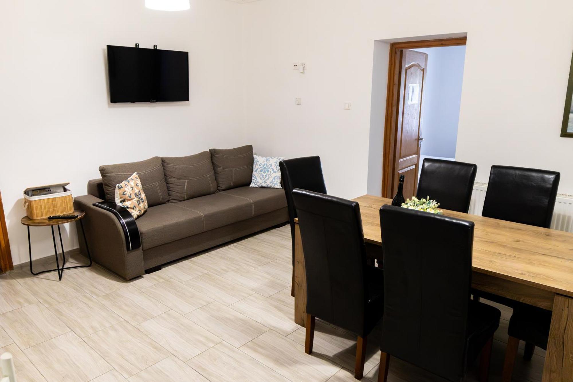 Kincso Vendeghaz Apartment Sarospatak Bagian luar foto