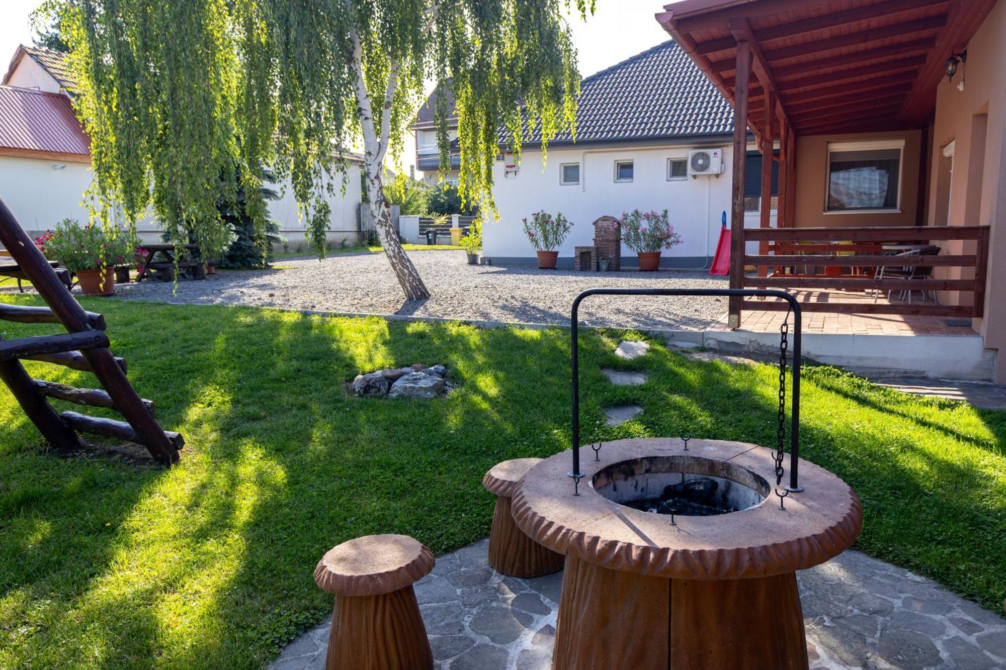 Kincso Vendeghaz Apartment Sarospatak Bagian luar foto