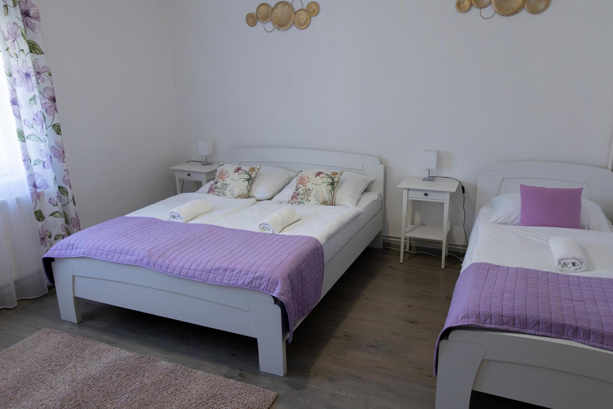 Kincso Vendeghaz Apartment Sarospatak Bagian luar foto