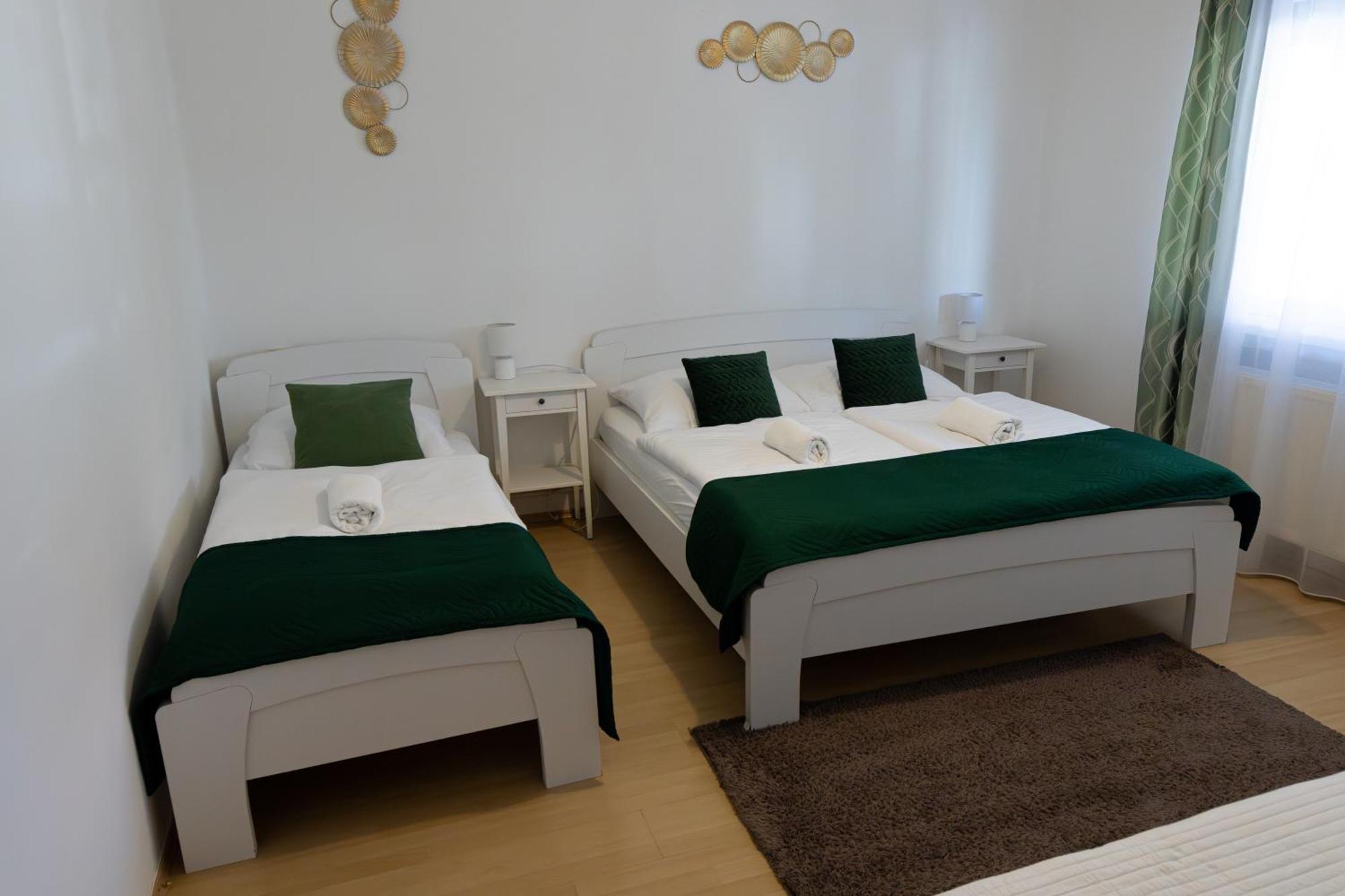 Kincso Vendeghaz Apartment Sarospatak Bagian luar foto