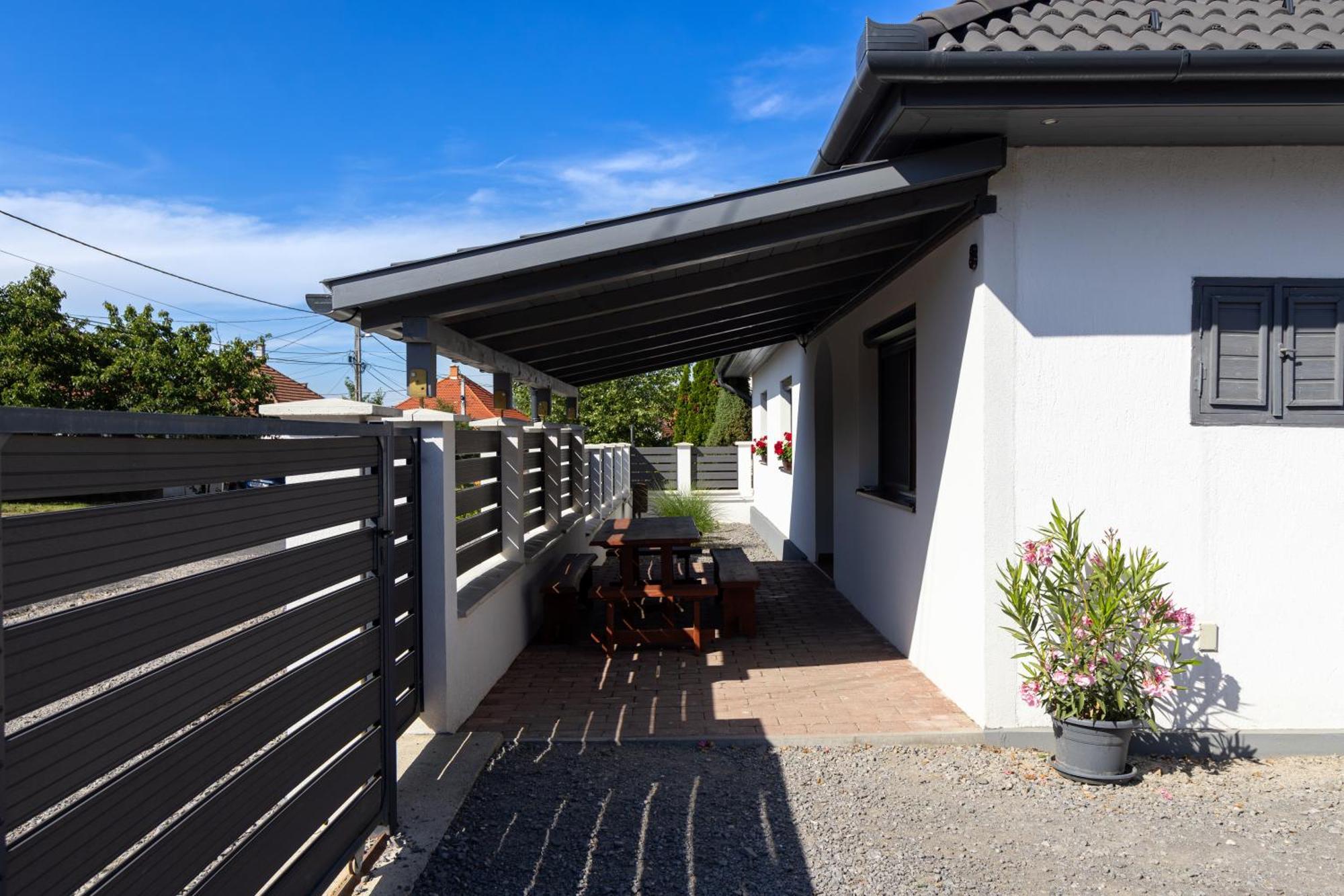 Kincso Vendeghaz Apartment Sarospatak Bagian luar foto
